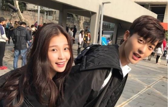 娱乐圈吃瓜的直播间是真的吗,娱乐圈直播间的“吃瓜”真相揭秘